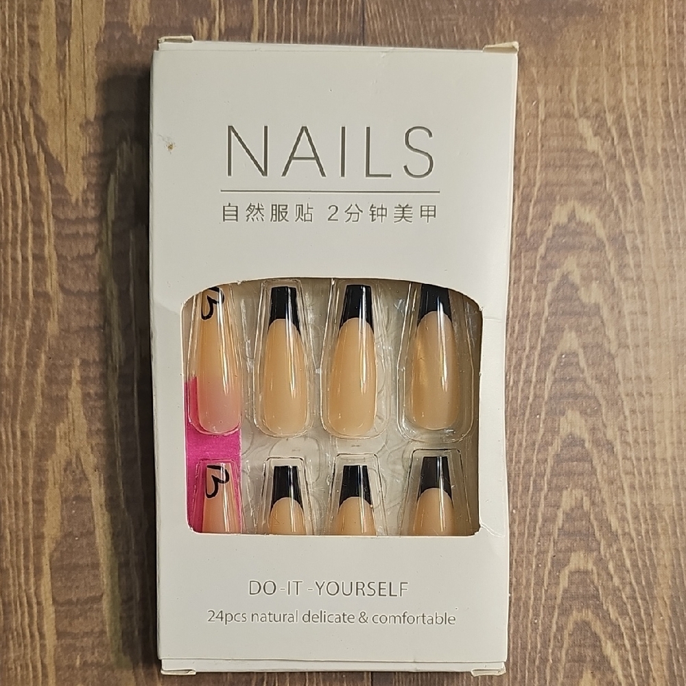 DIY Nail Kit with Black and French Tip